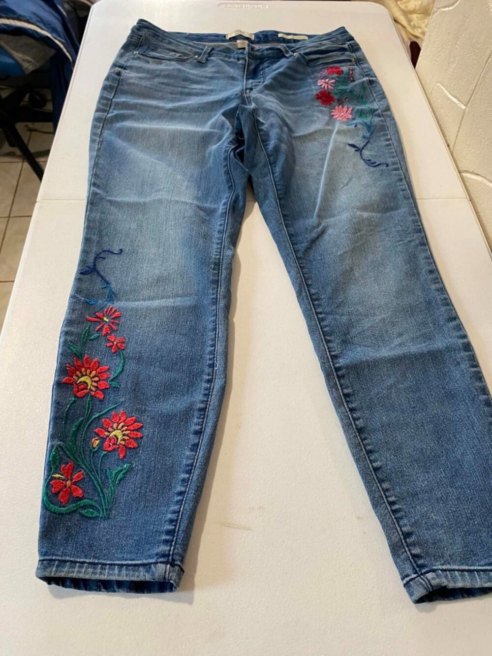 Vintage America Blues Embroidered Floral Skinny Jeans  Excellent Condition